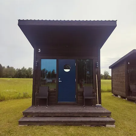 Moekkimajoitus Elaemyspuistosssa アパート Nivala